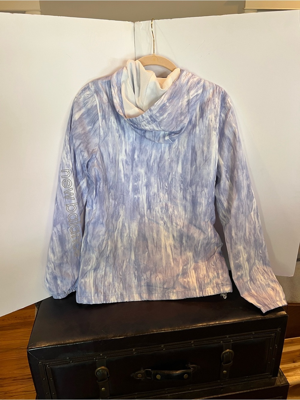 New Balance Pastel Tie-Dye Hooded Windbreaker - Lavender and White - Picture 2 of 9